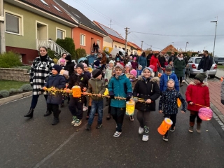 Lampionov&yacute; průvod